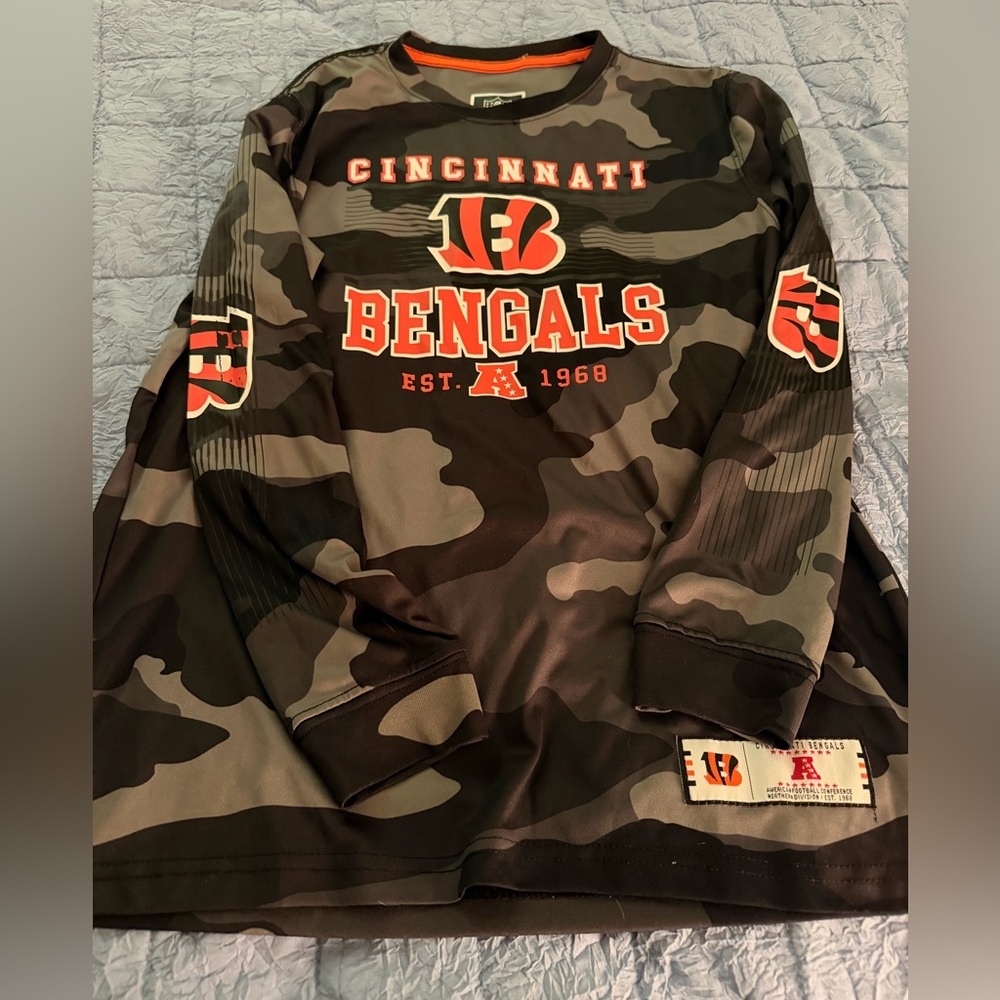 Cincinnati Bengals NFL Camo Long Sleeve Pullover Youth Boys 18-20